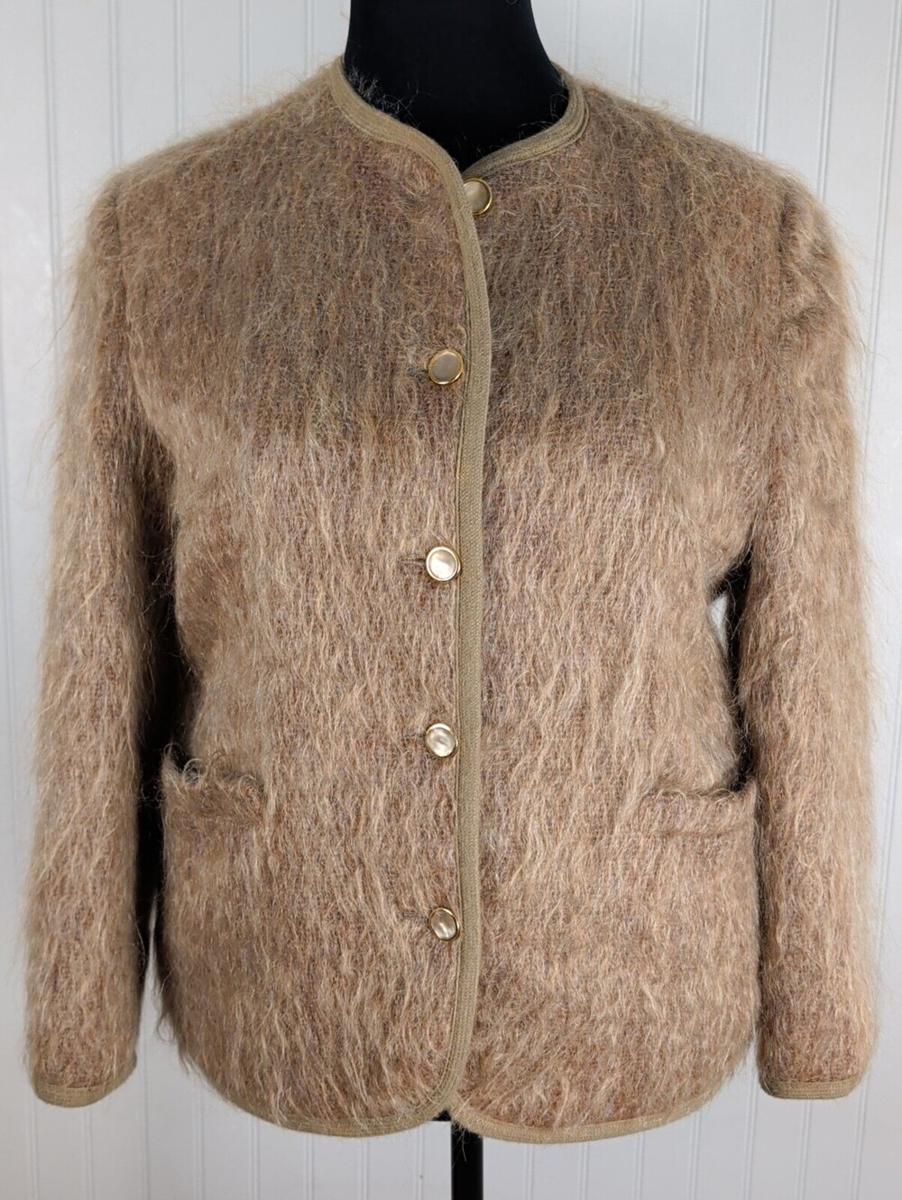 Vintage Dunedin Woolen Mill England Beige Mohair Button-Up Cardigan Sweater